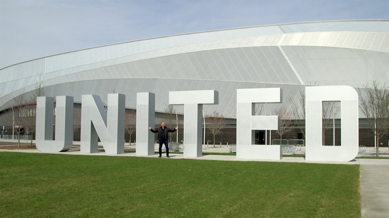 Alexi Lalas tours Minnesota United FC's Allianz Field