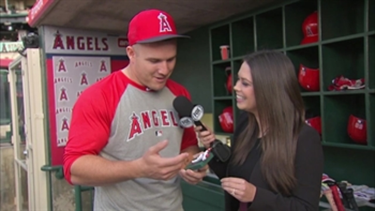 Mike Trout gets a firsthand look at his homer robbing figurine