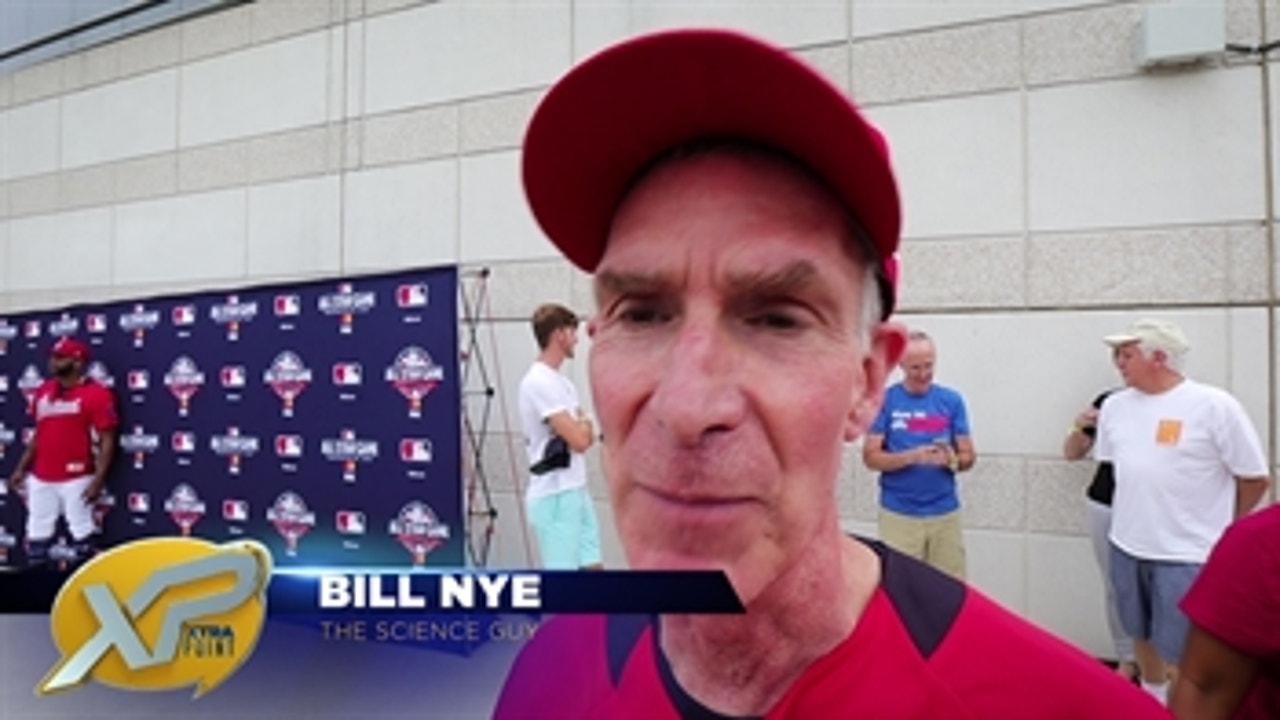 #XTRAPOINT: Celebrities at All-Star Game hilariously attempt to explain baseball to aliens