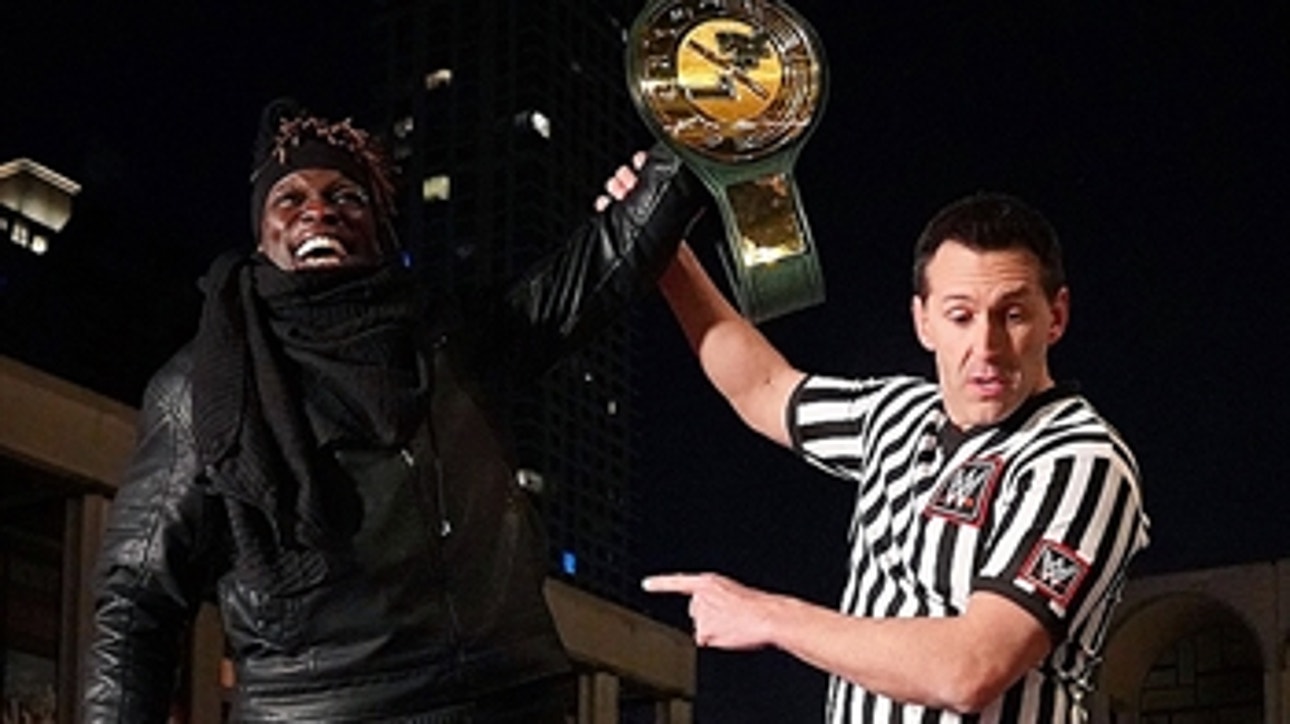 R-Truth, Akira Tozawa and Santa Claus scramble to win 24/7 Title: Raw 12-23-19