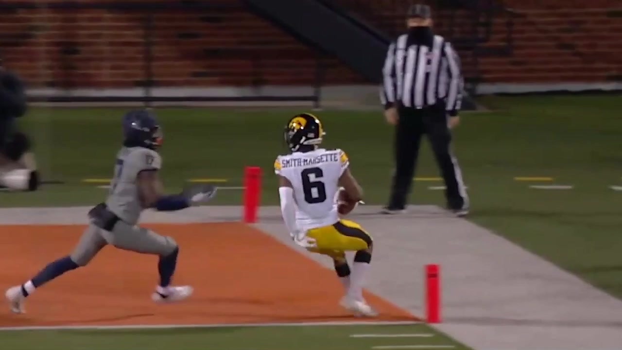 Ihmir Smith-Marsette's touchdown gives Iowa the lead over Illinois, 21-14