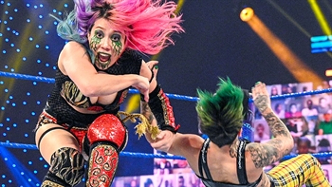 Asuka & Charlotte Flair vs. The Riott Squad: SmackDown, Jan. 22, 2021