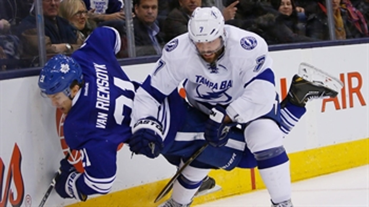 Lightning edged by Maple Leafs