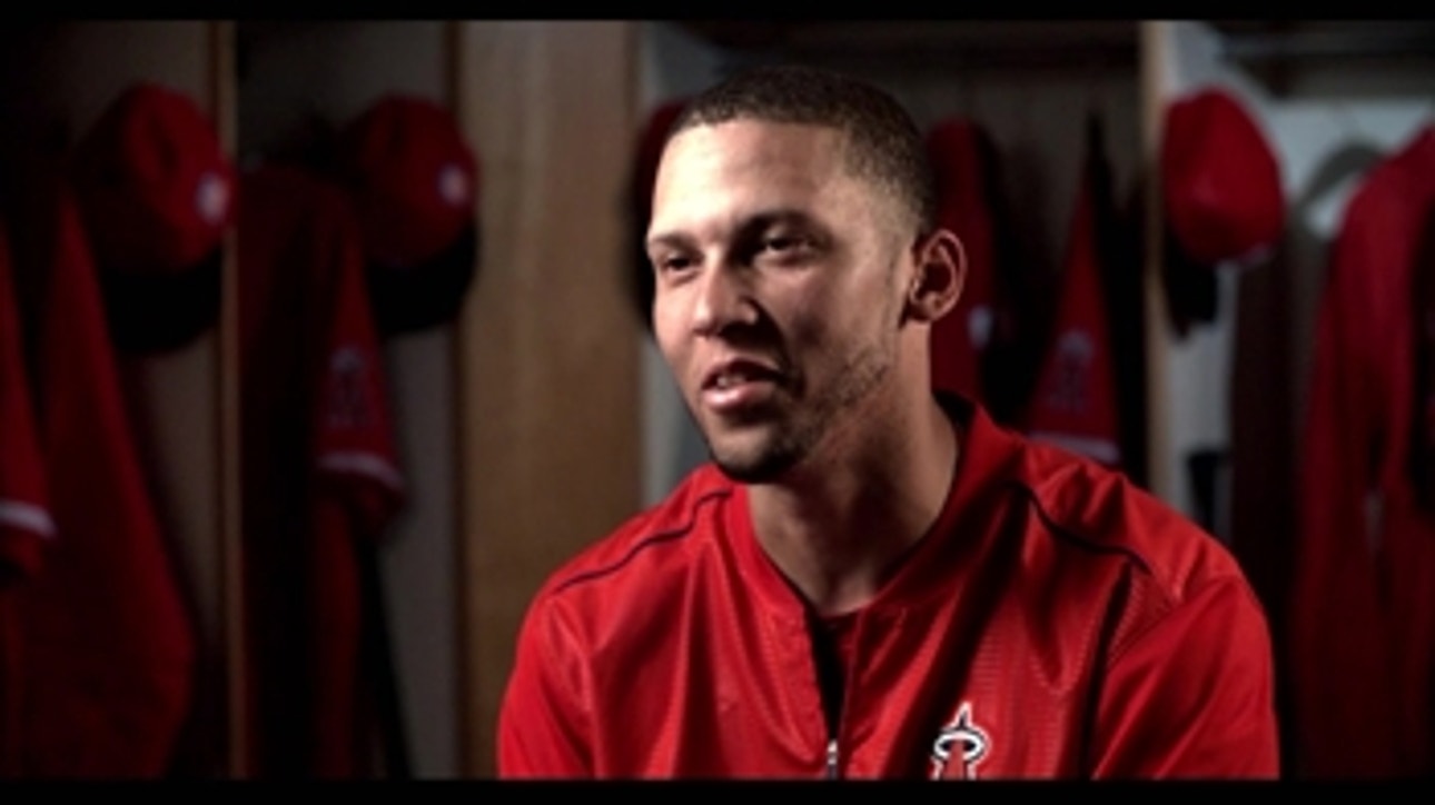 Angels shortshop Andrelton Simmons chats with Alex Curry