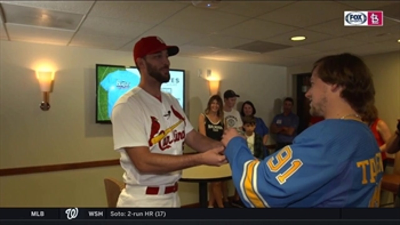 WATCH: Adam Wainwright shares Cardinals' salsa with Vladimir Tarasenko