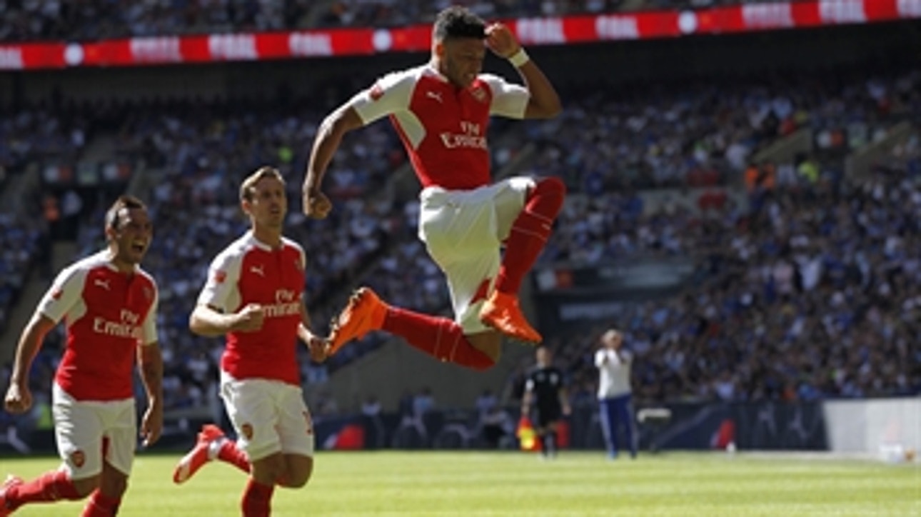 Oxlade-Chamberlain gives Arsenal 1-0 lead - 2015 Community Shield Highlights