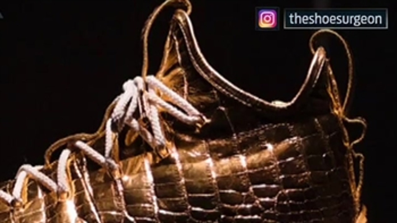 Lebron hot sale crocodile shoes