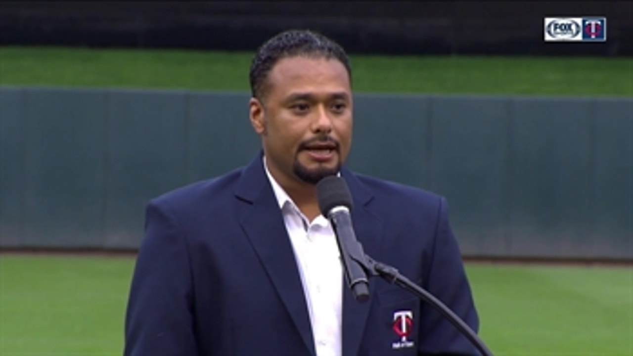 Johan Santana gets inducted into Twin HOF 