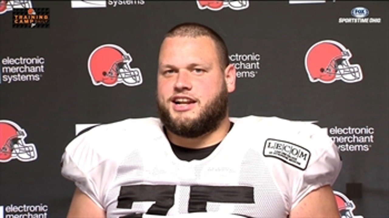 Joel Bitonio reacts to move to left tackle for Browns