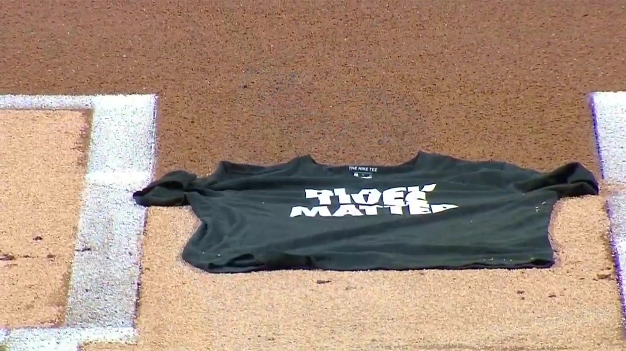 Marlins, Mets hold moment of silence before walking off field