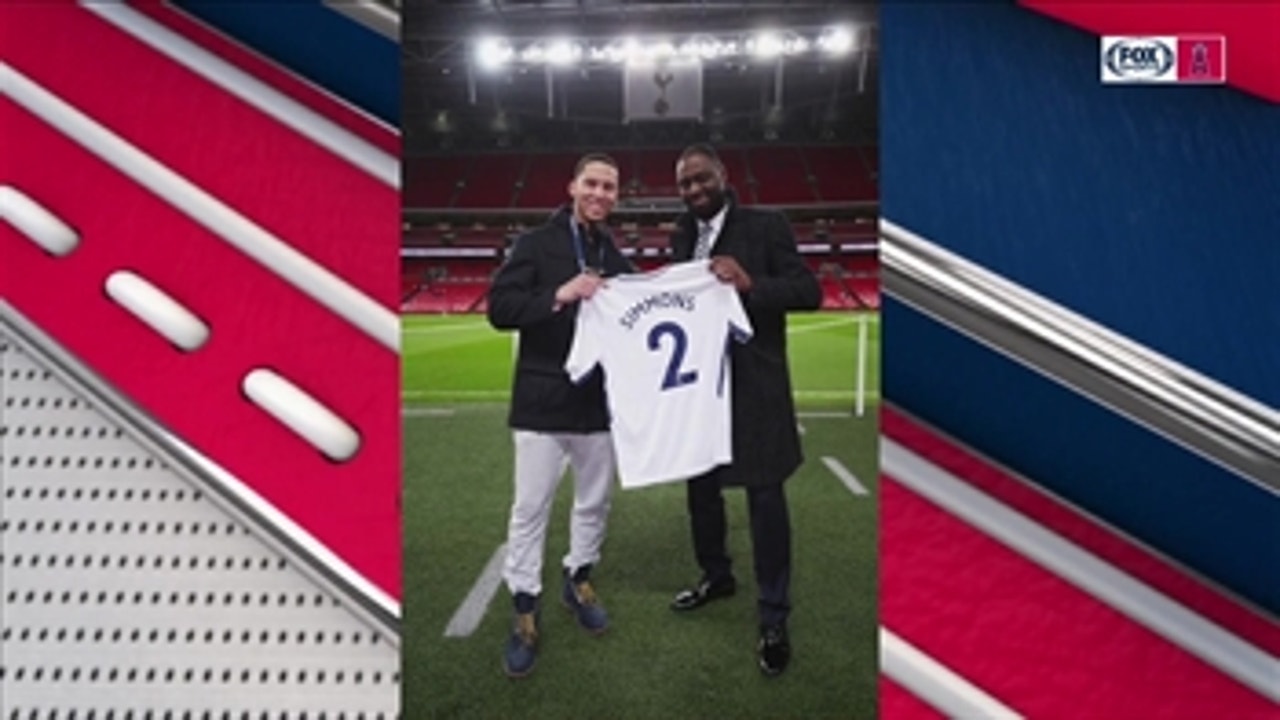 Andrelton Simmons channels soccer roots with Tottenham Hotspur