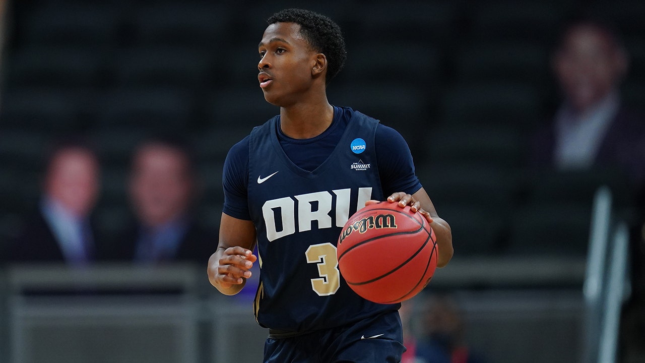 On Oral Roberts' Cindarella run Max Abmas compared to Steph Curry and Jimmer Fredette