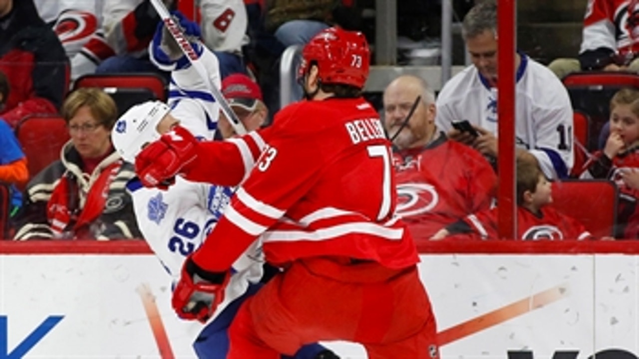 Hurricanes defeat the Maple Leafs, 2-1