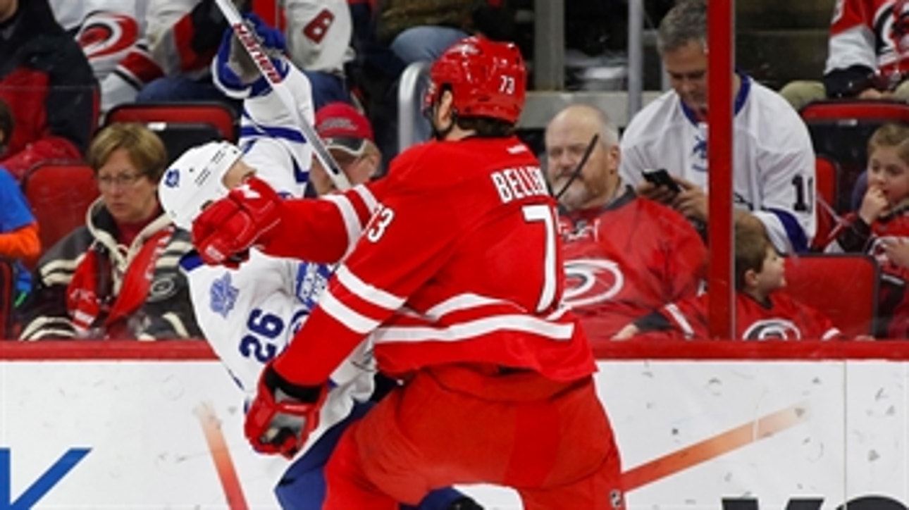 Hurricanes defeat the Maple Leafs, 2-1