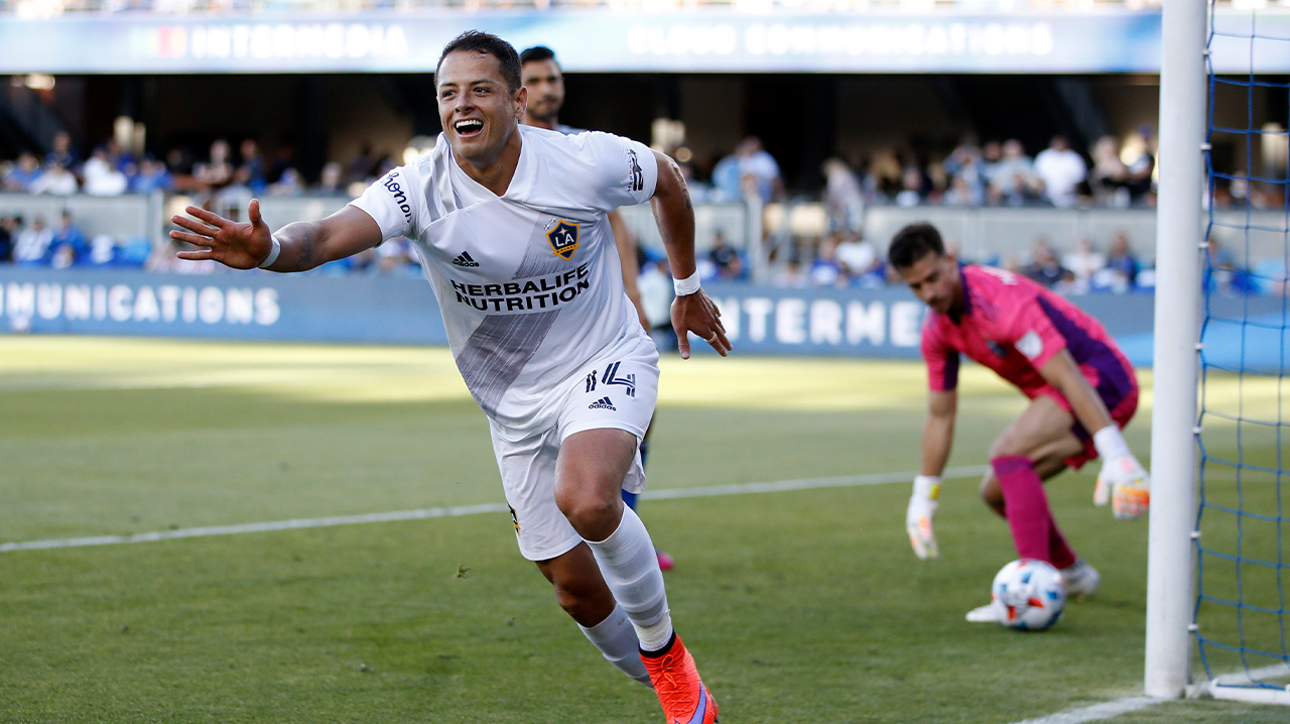 Chicharito scores twice in Galaxy's 3-1 win over Earthquakes