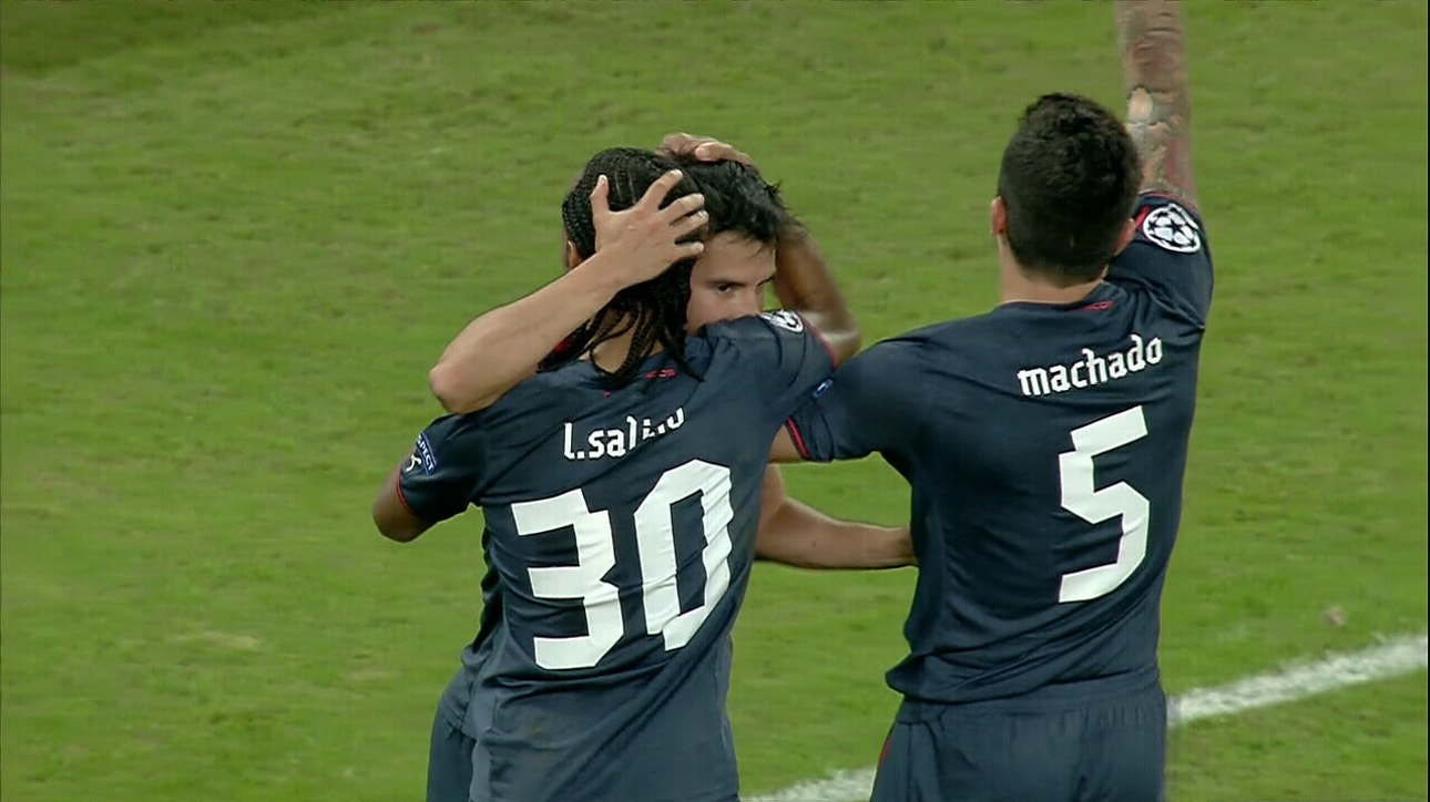 Saviola goal puts Olympiakos ahead