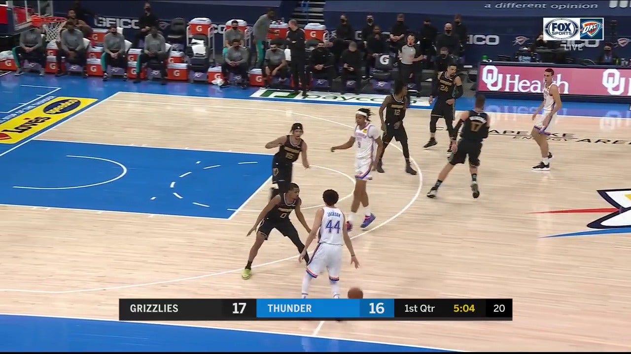 HIGHLIGHTS: Moses Brown SLAMS IT HOME