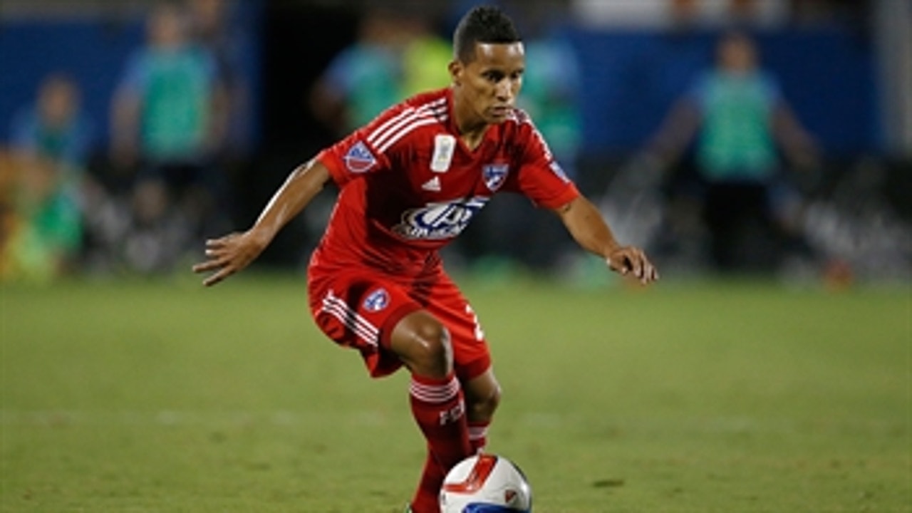 Barrios makes it 1-2 for FC Dallas - 2015 MLS Highlights