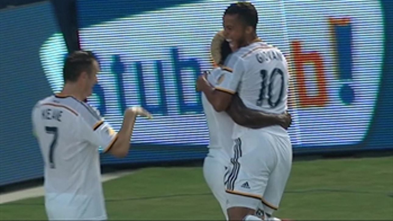 Dos Santos makes it 1-0 for LA Galaxy - 2015 MLS Highlights
