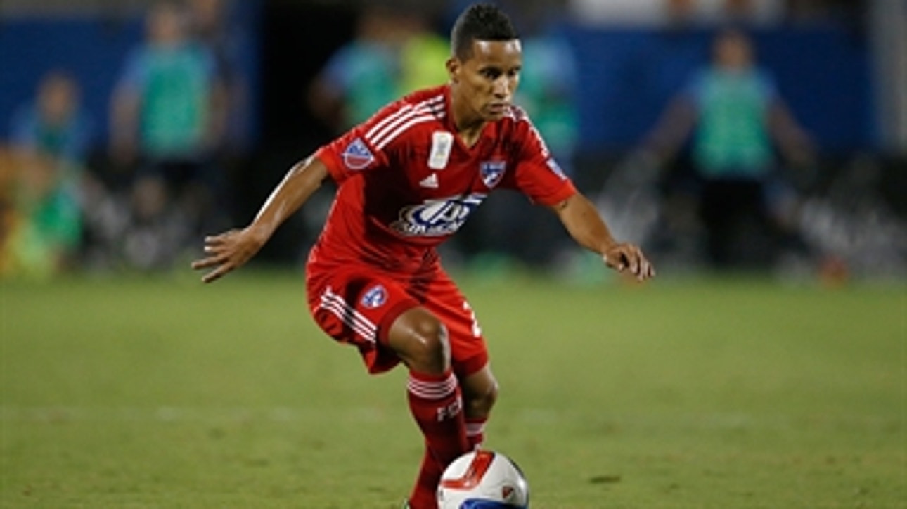 Barrios makes it 1-2 for FC Dallas - 2015 MLS Highlights