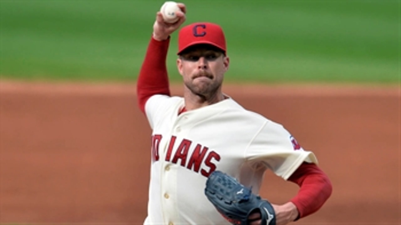 Kluber throws complete game, Indians win 3-1