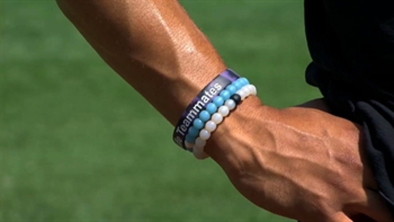 Betts supports Will To Live Foundation with wristbands