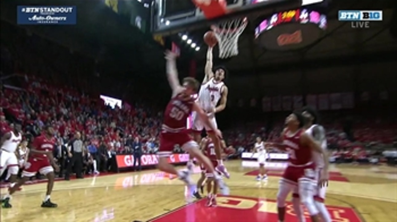 Rutgers' Geo Baker throws down vicious dunk to put away Indiana late