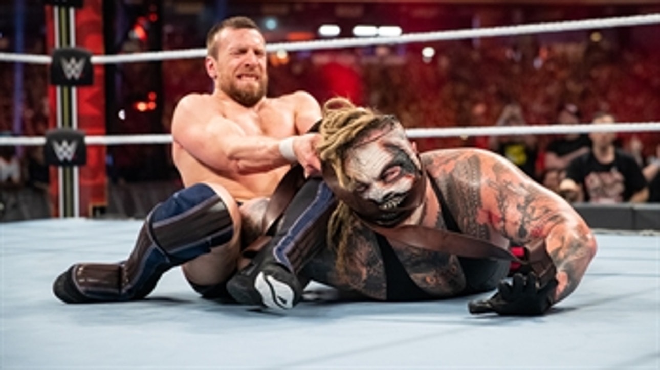 "The Fiend" Bray Wyatt vs. Daniel Bryan - Universal Title Strap Match: Royal Rumble 2020 (Full Match)