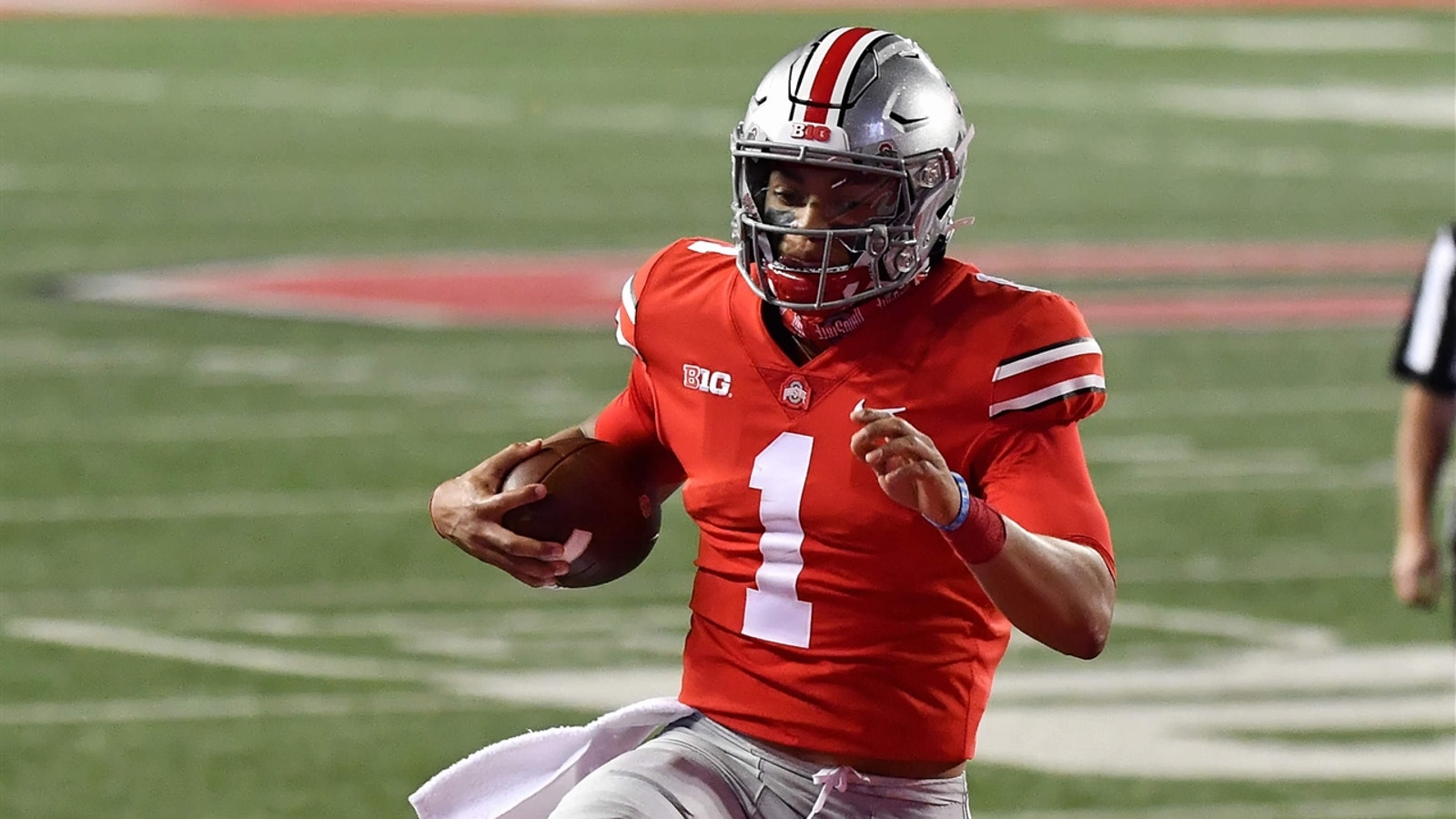 Watch: Ohio State QB Justin Fields picks apart Rutgers for 6 touchdowns | HIGHLIGHT TAPE
