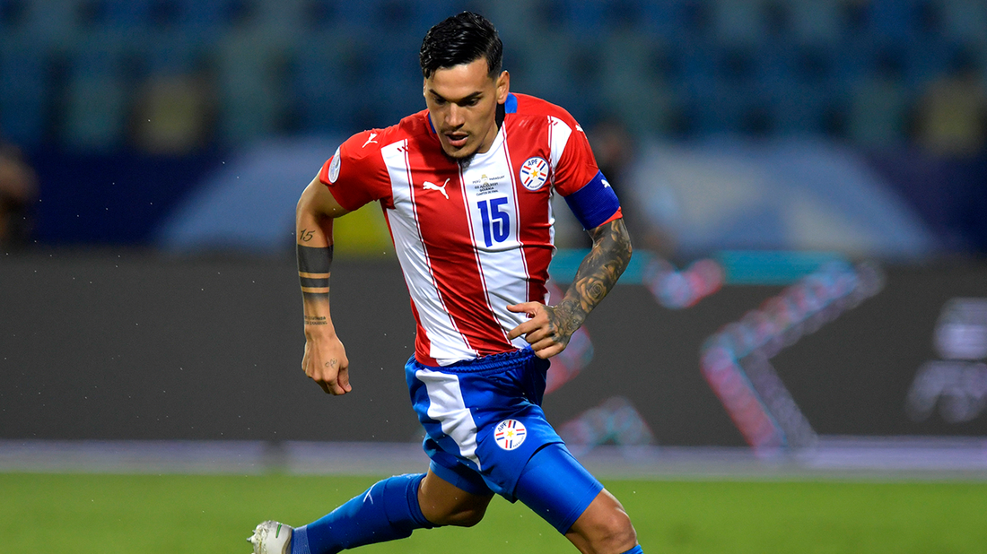 Gustavo Gómez's taps in rebound giving Paraguay early 1-0 lead vs. Peru