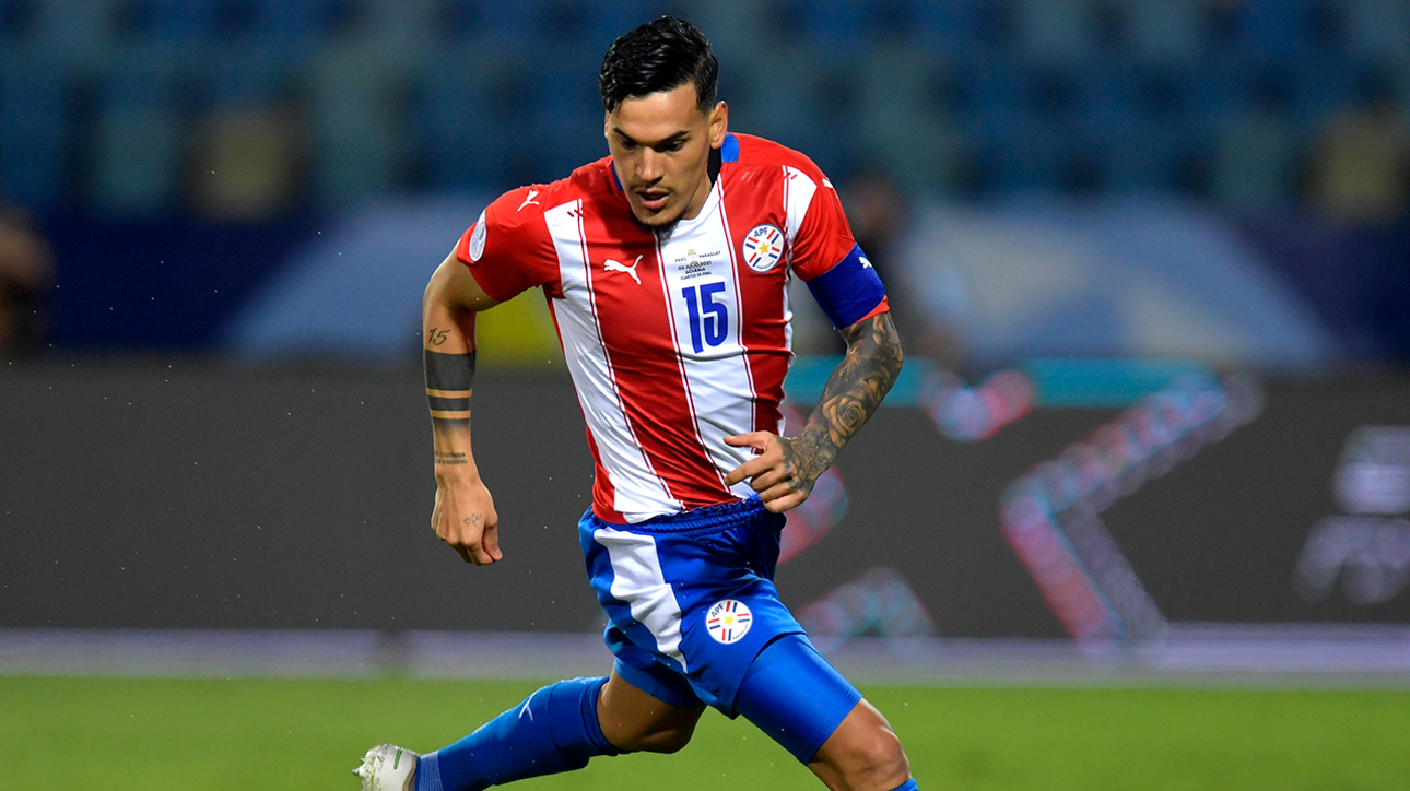 Gustavo Gómez's taps in rebound giving Paraguay early 1-0 lead vs. Peru
