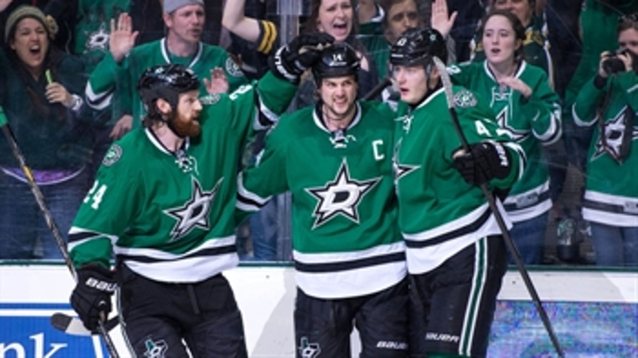 Stars clinch playoff berth with win