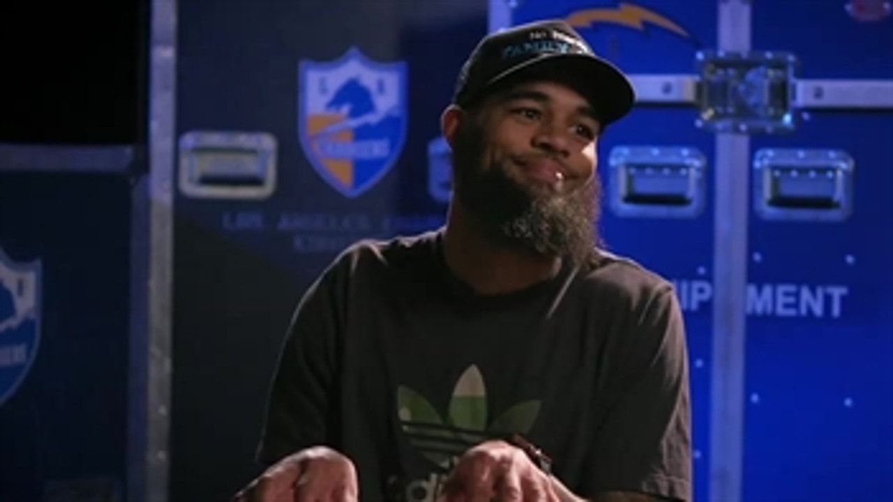 Keenan Allen tries his best to teach Cooper Manning the piano ' Manning Hour
