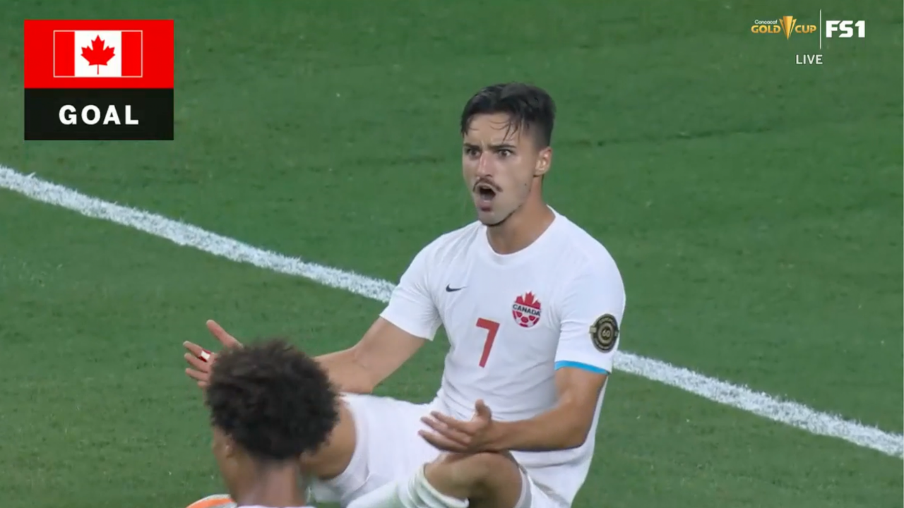 Costa Rica turnover leads to Stephen Eustáquio goal, doubling up Canada's lead, 2-0