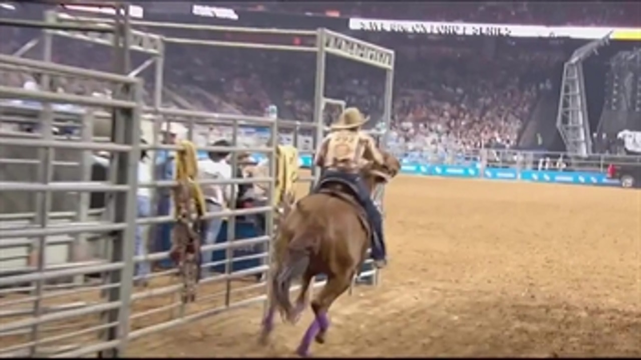 Carmel Wright Takes the Lead with 14.74 seconds ' RODEOHOUSTON