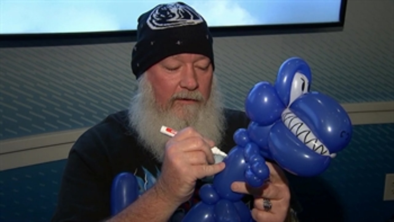 Mavs Insider: Stretch the Balloon Dude