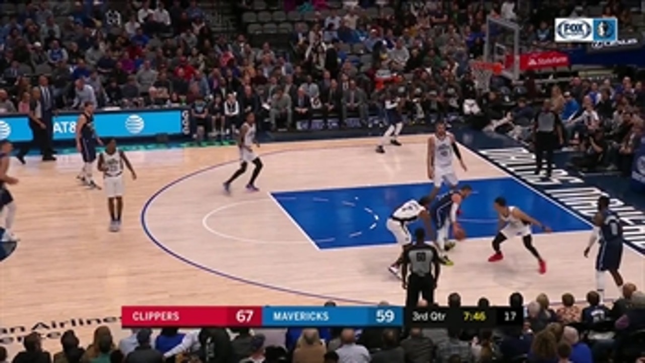 HIGHLIGHTS: Barea finds Porzingis in the Paint