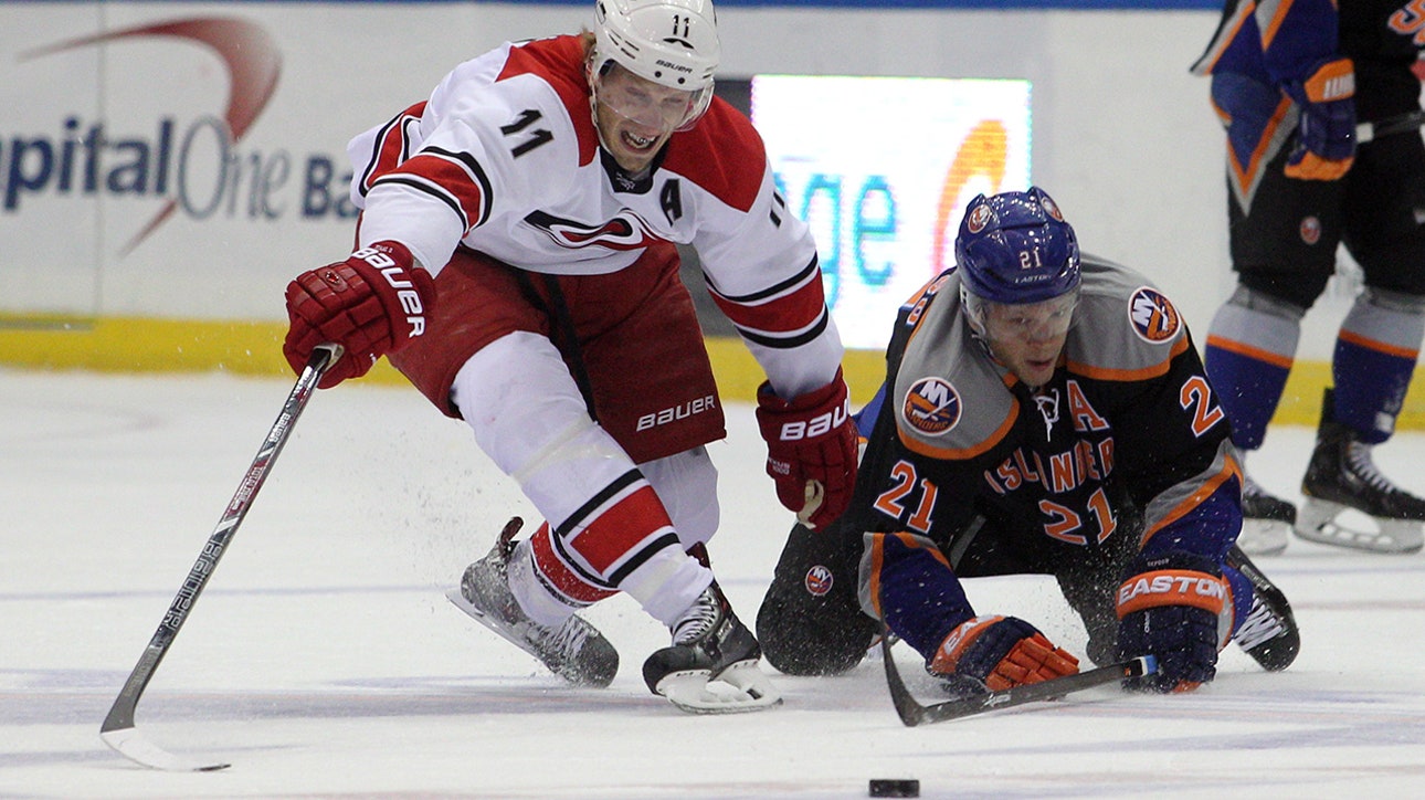 Staal, 'Canes move past Islanders