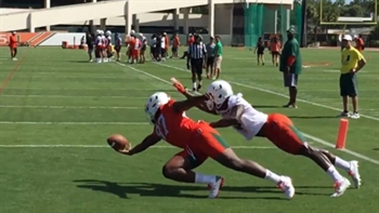 Michael Irvin's son makes a pretty tricky 1-handed grab during practice with The U