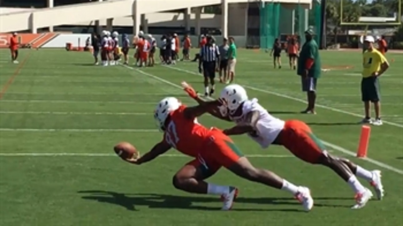 Michael Irvin's son makes a pretty tricky 1-handed grab during practice with The U