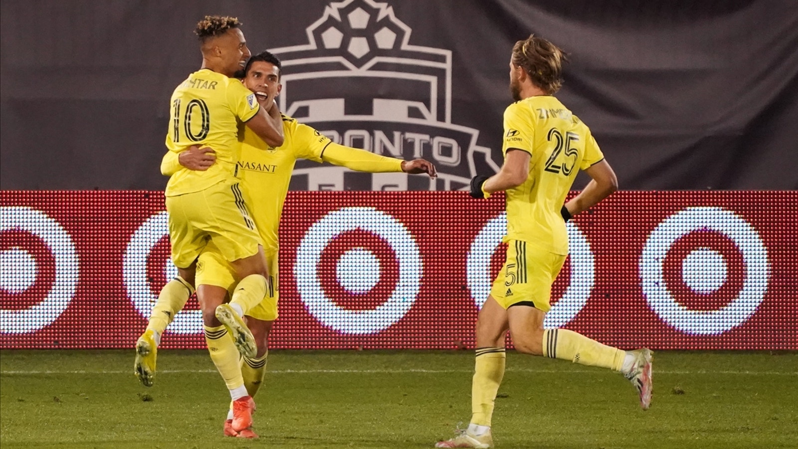 Nashville SC stuns Toronto FC, 1-0 in extra time, advance in MLS Playoffs