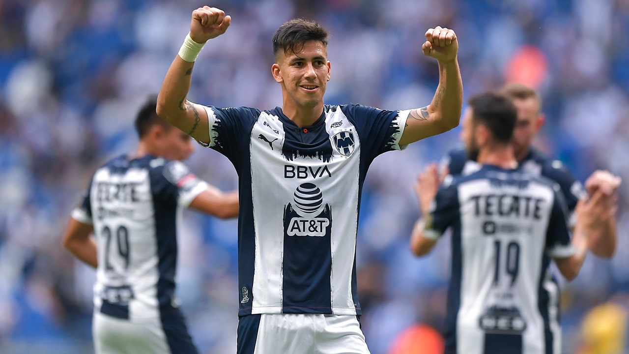 Maximiliano Meza scores an early tap in against the Crew, lead 1-0