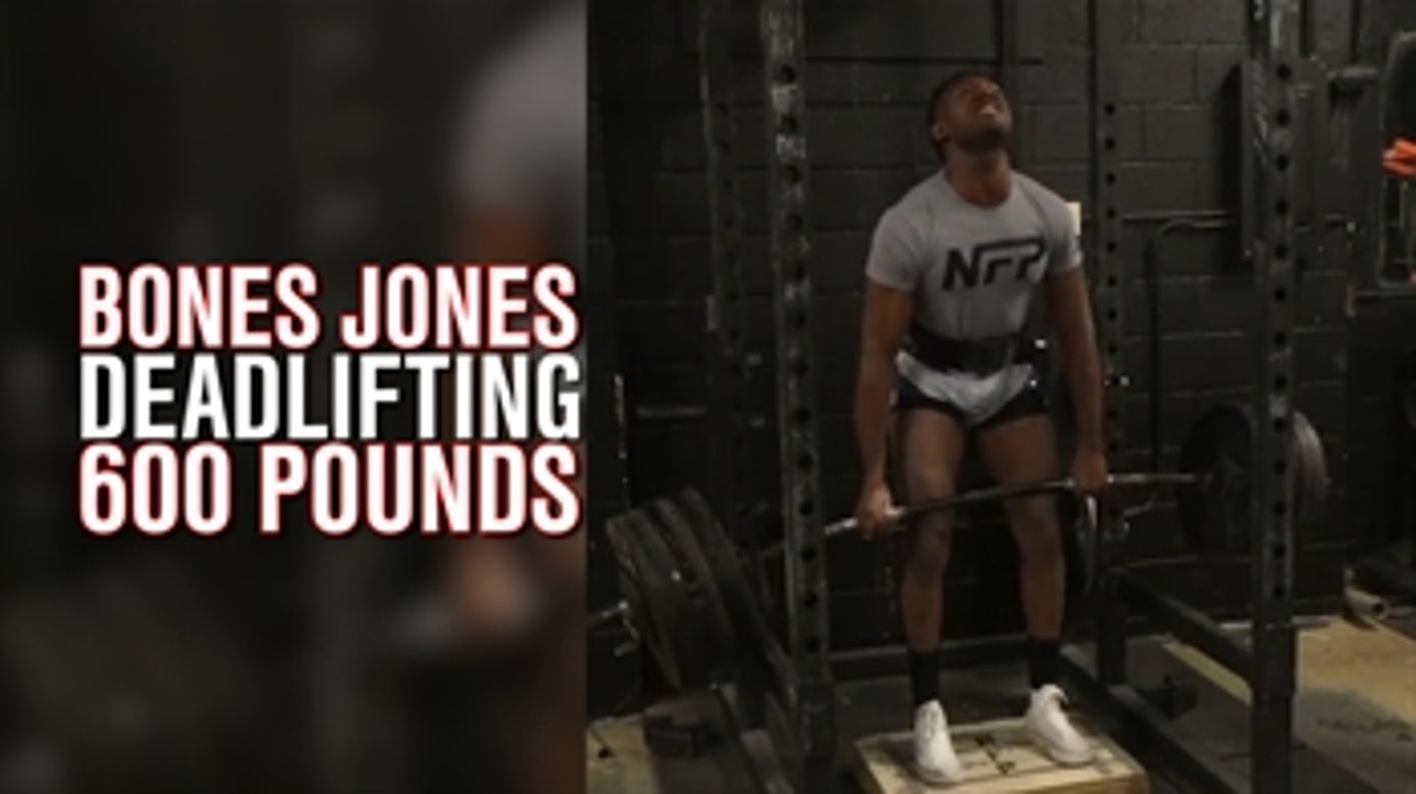 Jon Jones deadlifts 600 pounds, looks totally different than he did in 2013