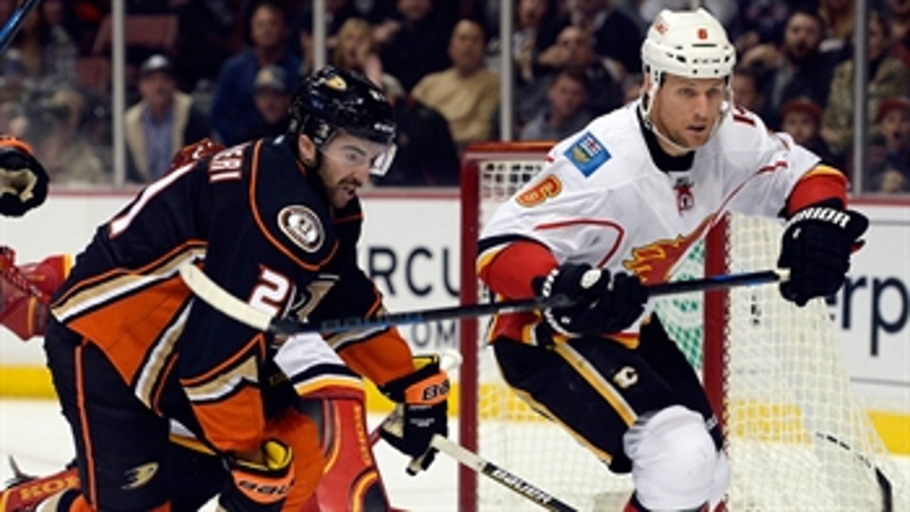 Ducks hold off Flames' rally for 3-2 win