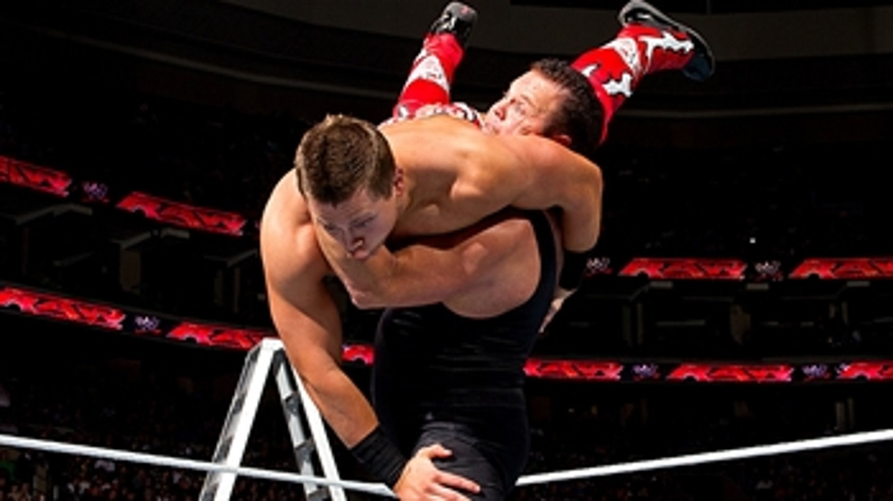 The Miz vs. Jerry Lawler - WWE Title TLC Match: Raw, Nov. 29, 2010 (Full Match)