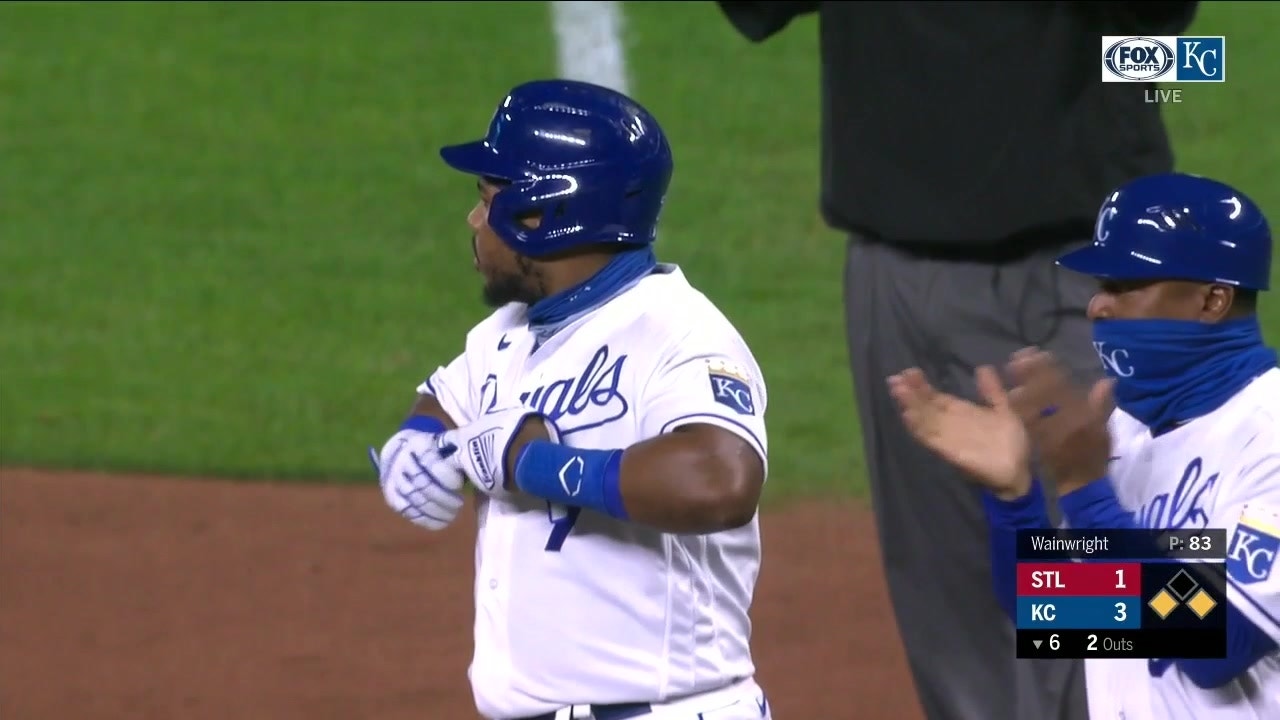 WATCH: Franco gives Royals lead with two-out, bases-loaded single