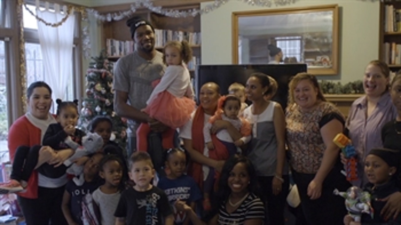 Kevin Durant isn't Santa Claus but that didn't stop him from doing something awesome for some young fans