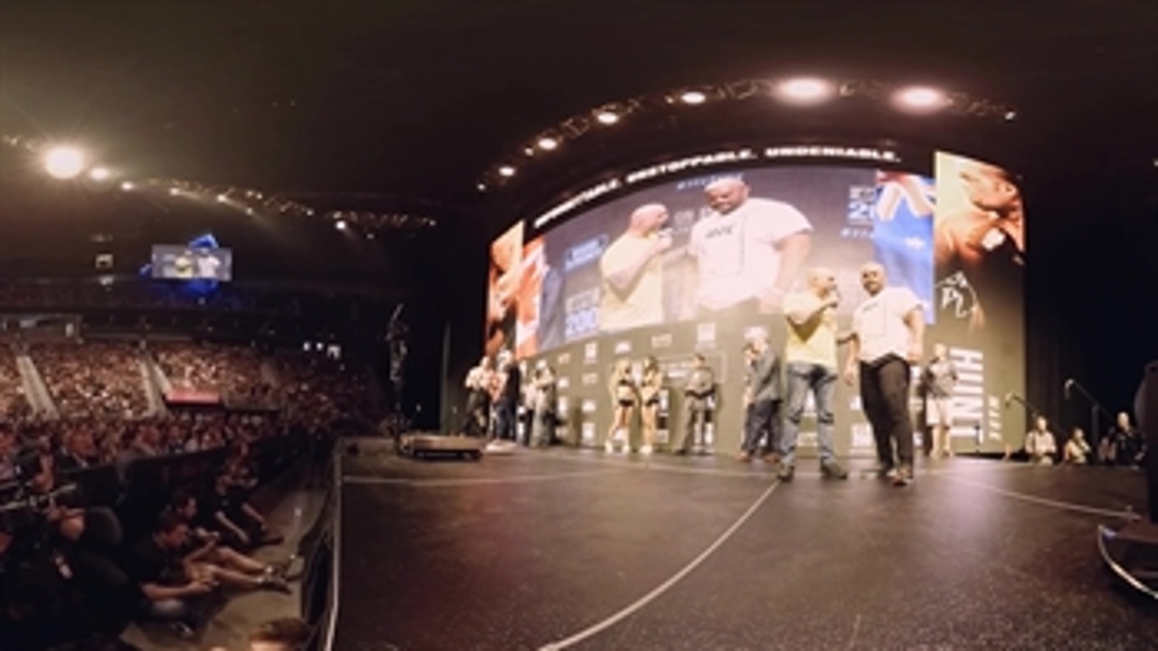Lesnar/Hunt Weigh in ' Virtual Reality 360°