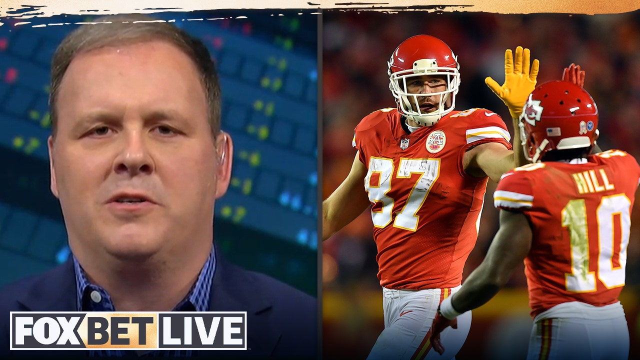 Travis Kelce or Tyreek Hill: Who should the Bucs be more afraid of? | FOX BET LIVE
