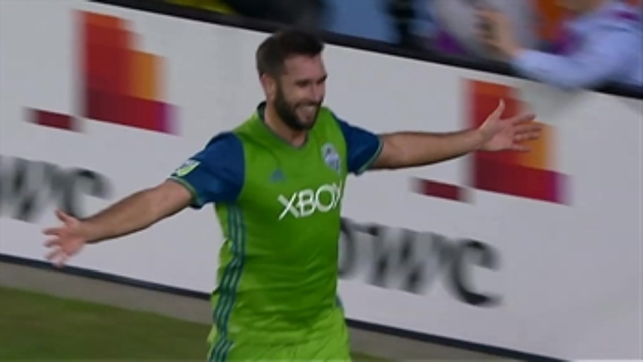 Will Bruin goal makes it 2-0 for Seattle vs. Houston | 2017 MLS Playoff Highlights